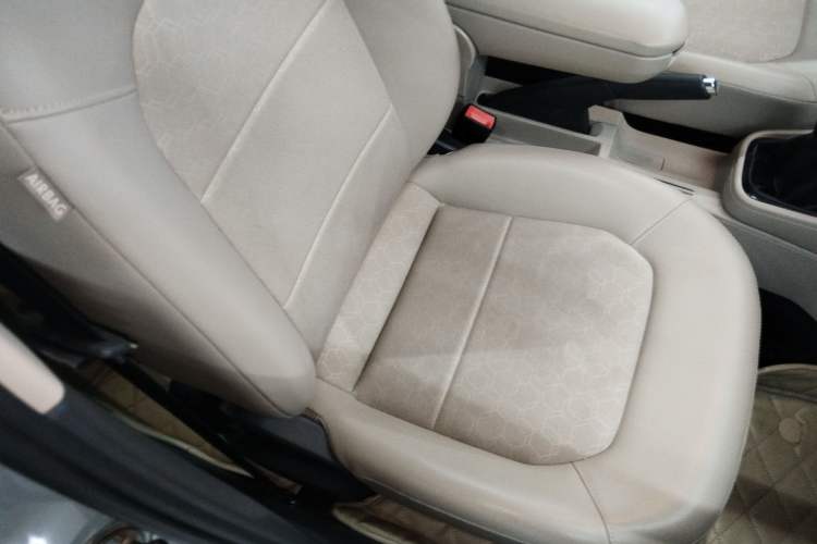 Used Volkswagen Santana 2013 1.6L Manual Comfort Edition
