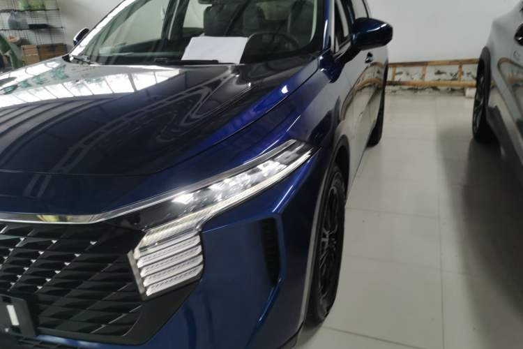 Used Venucia V 2023 260T Idol Edition Pro
