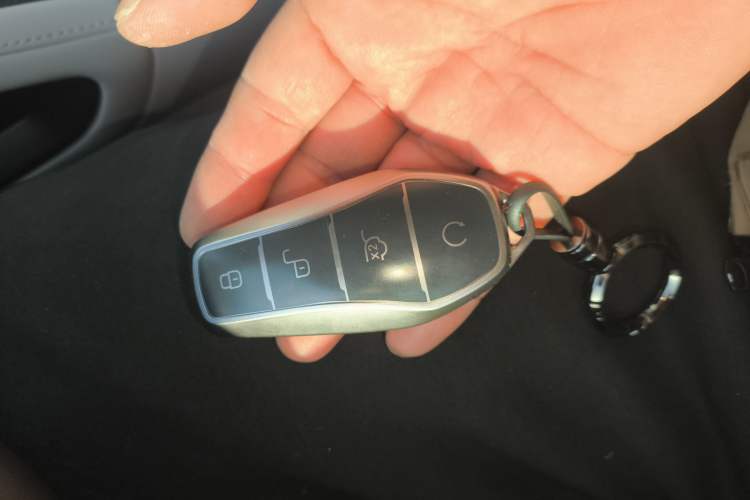 Used BYD Yuan UP 2025 Intelligent Driving Version 401 KM Dynamic Edition
