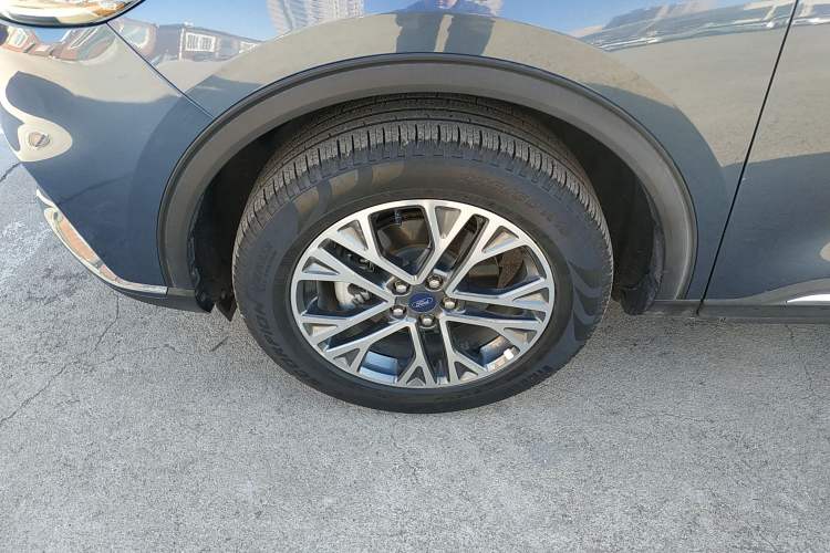 Used Ford Escape 2020 EcoBoost 245 Two-Wheel-Drive Titanium Edition
