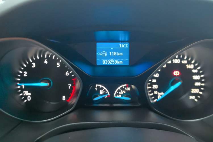 Used Ford Focus 2017 Hatchback 1.6L Manual Fashion Edition SmartDrive Version
