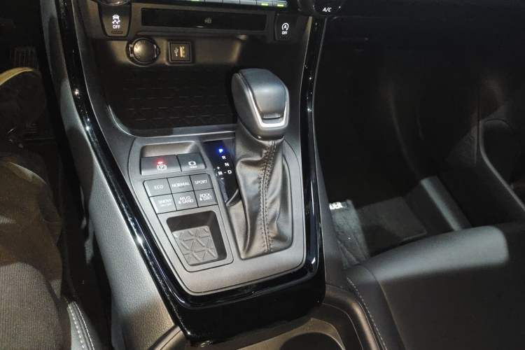 Used Toyota Wildlander 2024 2.0L CVT 4x4 Luxury PLUS Edition