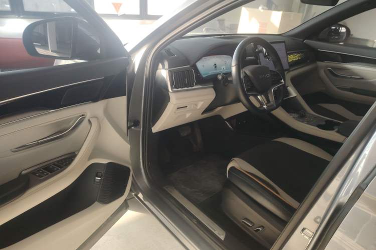 Used BYD Song PLUS New Energy 2024 Honor Edition EV 520km Flagship Model
