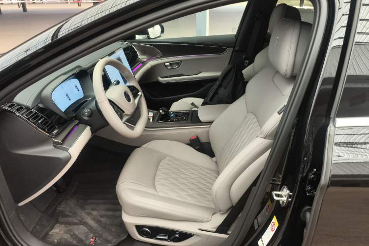 Used BYD Han 2025 DM-i Intelligent Driving Edition 125KM LiDAR Flagship Model