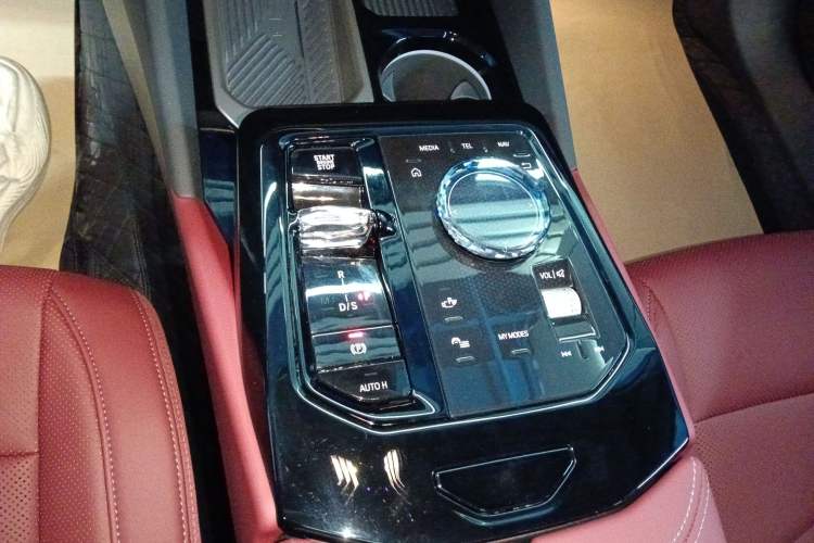 Used BMW 5 Series 2025 530Li Luxury Edition M Sport Package
