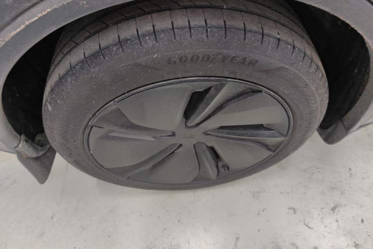 Used Tesla Model Y 2025 Rear-Wheel-Drive Version