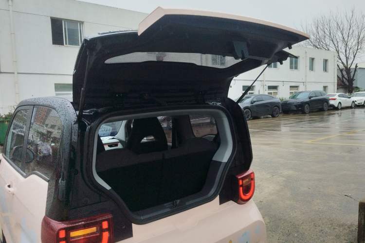 Used Chery QQ Ice Cream 2022 170km Sundae Phosphate Lithium-Ion
