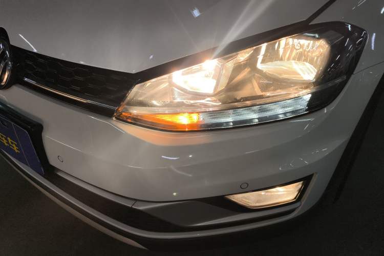 Used Volkswagen Golf 2019 1.8TSI Travel Edition
