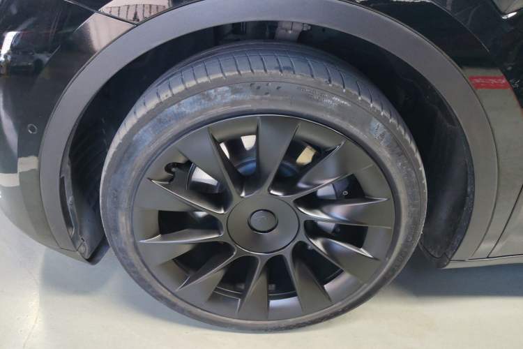 Used Tesla Model Y 2022 Long-Range All-Wheel-Drive Version