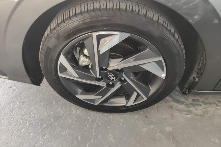 Used Hyundai Elantra 2023 1.5L CVT LUX Prestige Edition