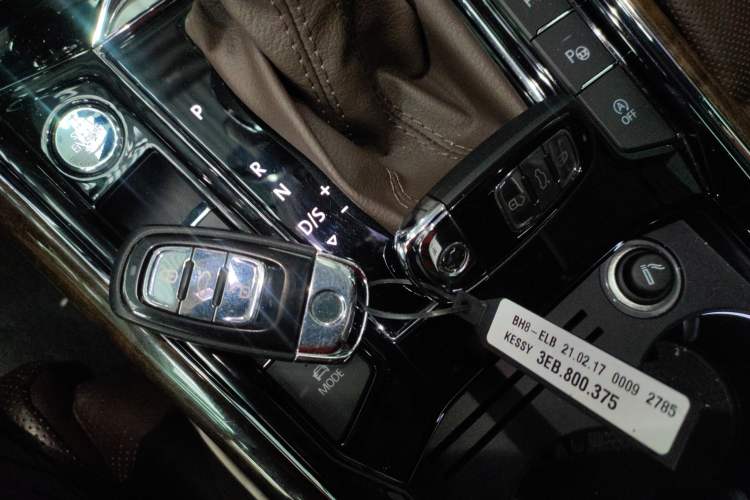 Used Volkswagen Phideon 2018 380TSI Two-Wheel-Drive Flagship Edition
