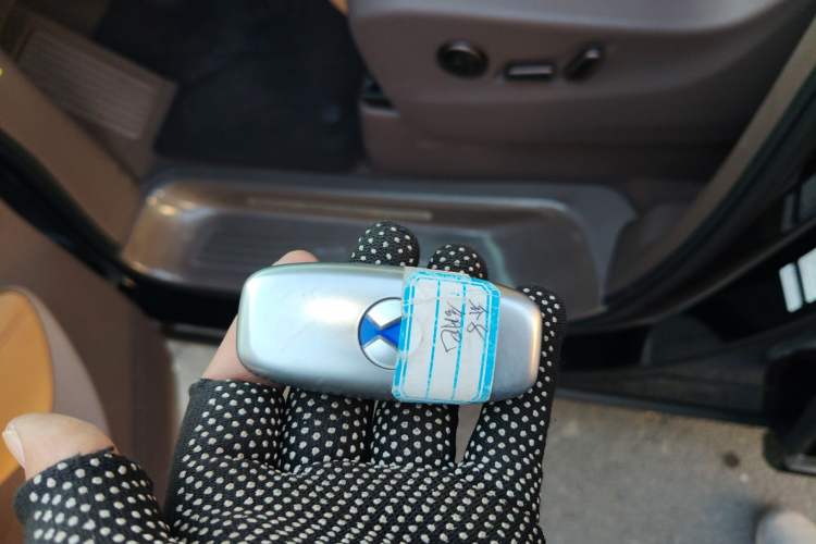 Used Denza D9 2022 DM-i 970 Four-Wheel Drive Flagship Model
