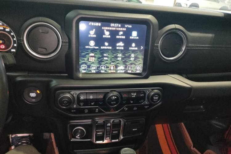 Used  Gladiator 2022 3.6L Pioneer Edition