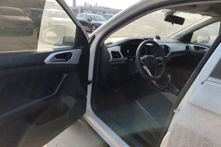 Used Volkswagen Tacqua 2023 200TSI DSG Joy-Connect Edition
