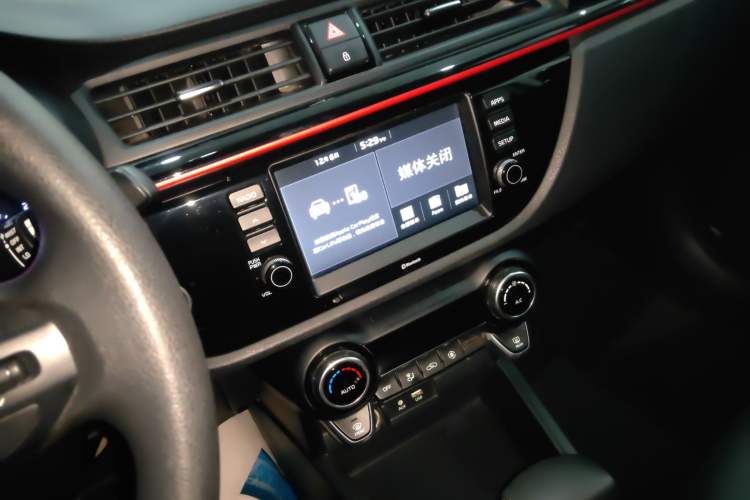 Used Kia KX Cross 2017 1.4L AT GLS
