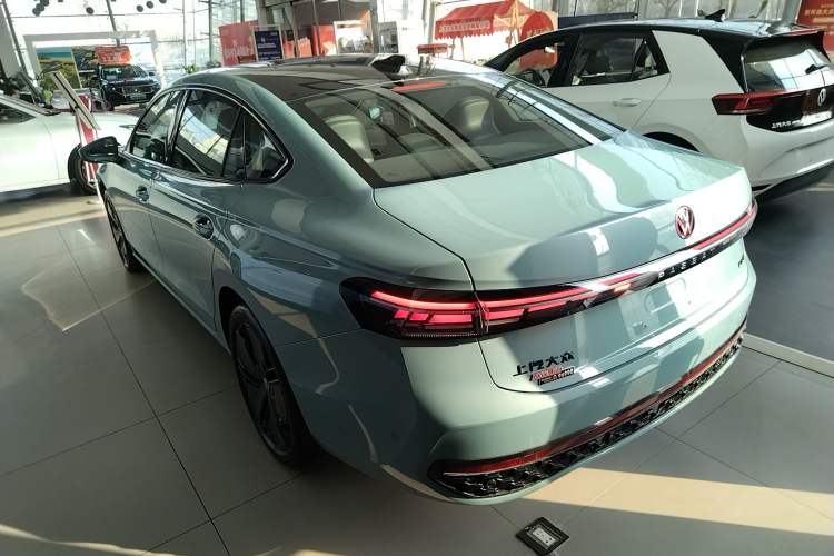 Used Volkswagen Passat 2025 Pro 380TSI Starry Dragon Luxury Edition