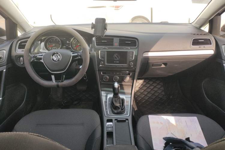 Used Volkswagen Golf 2017 230TSI Automatic Comfort Edition – Celebrating Milestone of One Million Units
