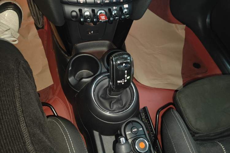 Used  MINI 2018 1.5T COOPER Racing Driver