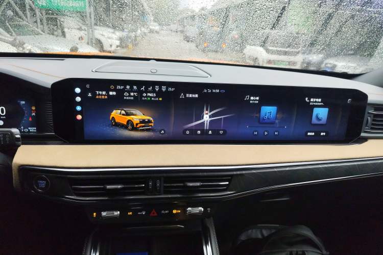 Used Ford Explorer 2024 2.3T EcoBoost Kunlun Peak Edition 7-Seater
