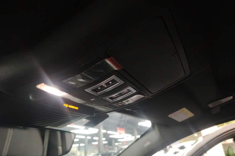 Used Jaguar XFL 2021 XFL 2.0T P250 All-Wheel-Drive Shimmering Black Sport Edition
