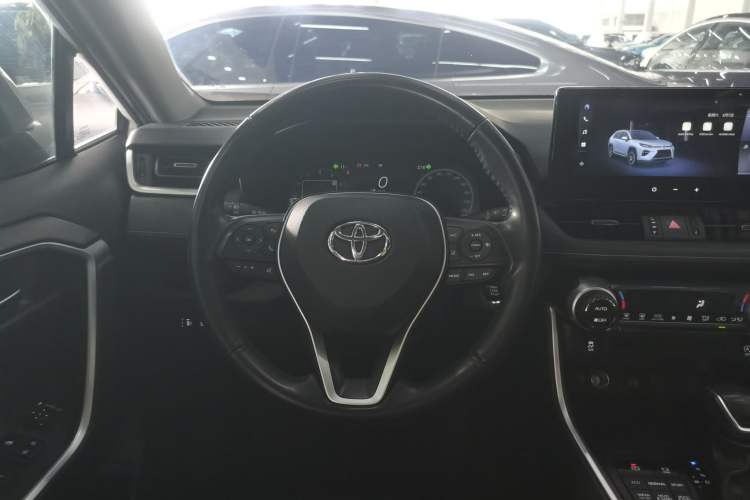 Used Toyota Wildlander 2023 2.0L CVT Four-Wheel Drive Luxury PLUS Edition
