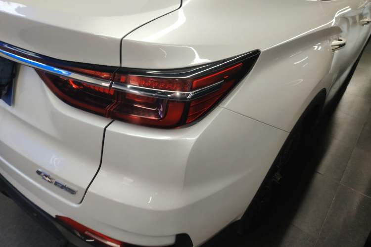 Used Changan CS85 COUPE 2023 1.5T DCT Luxury Version
