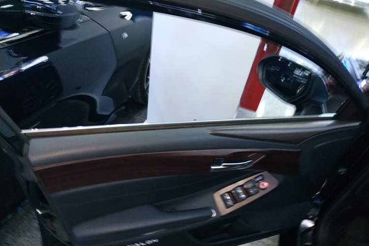 Used Toyota Avalon 2019 2.5L Ambition Version China VI Standard
