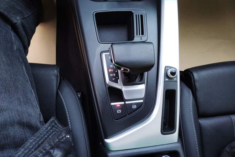 Used Audi A4L 2022 40 TFSI Fashion Dynamic Model
