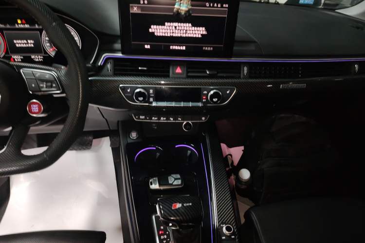 Used Audi A4L 2020 40 TFSI quattro Luxury Dynamic Model
