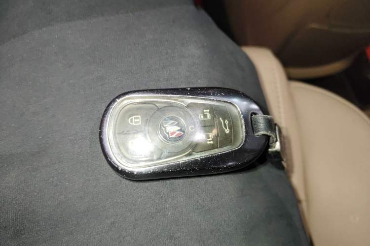 Used Buick GL8 2021 ES Landtrek 653T Smart Luxury Model
