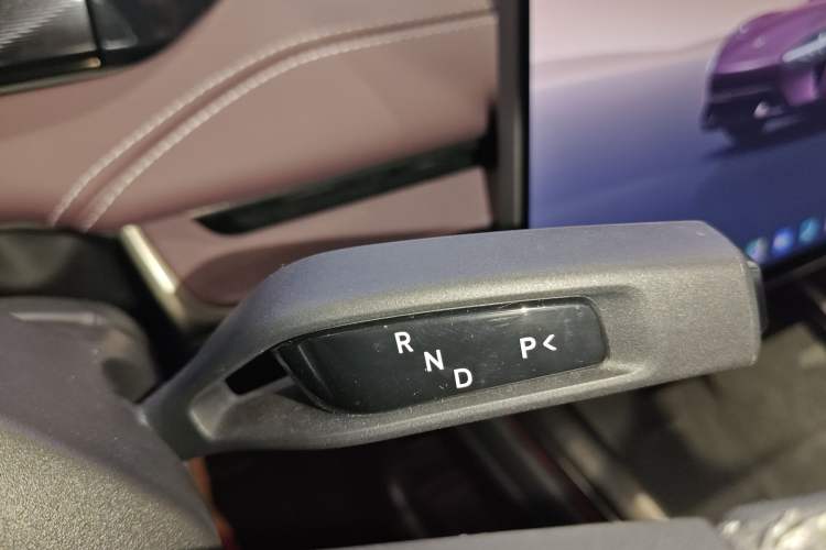 Used  SU7 2024 Rear-Drive Ultra-Long Range Advanced Pro-Level Intelligent Driving Version
