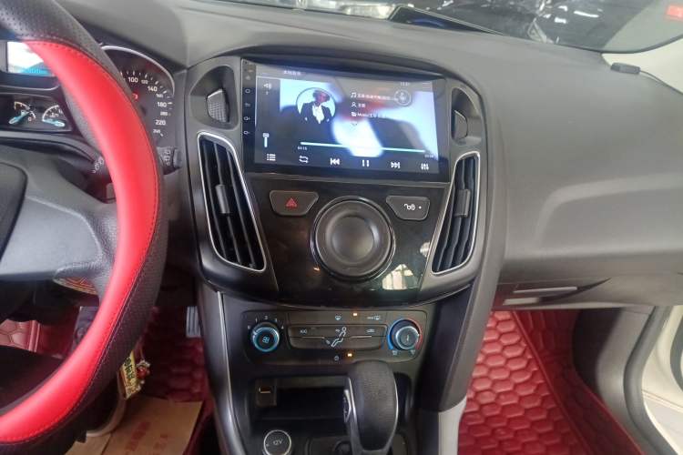 Used Ford Focus 2018 Hatchback Classic 1.6L Automatic Comfort Plus SmartDrive Edition
