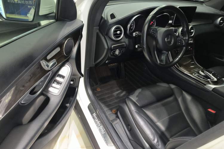 Used Mercedes-Benz GLC 2019 GLC 260 L 4MATIC Dynamic Model
