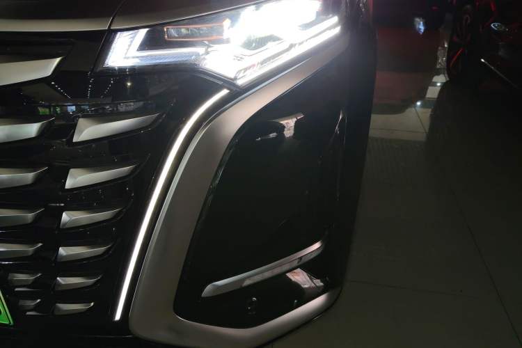 Used Denza D9 2024 DM-i 980 Four-Wheel Drive Prestige Model