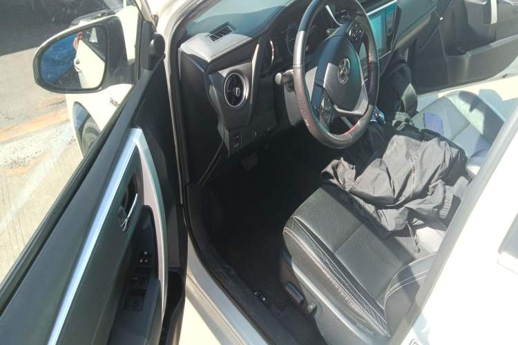 Used Toyota Levin 2017 Revised Dual-Engine 1.8H V E-CVT Luxury Edition China V Standard