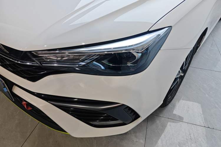 Used Roewe i5 2021 1.5L Manual Diamond Edition