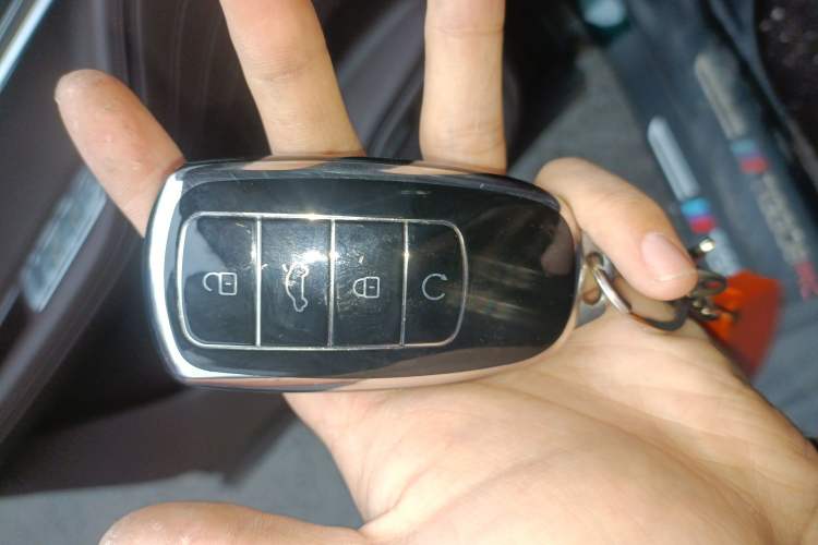 Used Chery Tiggo 8 PRO New Energy 2023 Champion Edition 1.5T 100km King's Version
