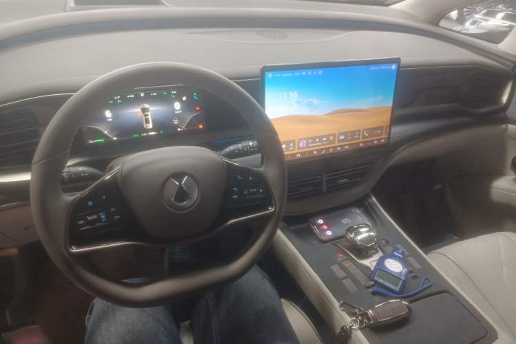 Used Denza D9 2024 DM-i 980 Four-Wheel Drive Prestige Model
