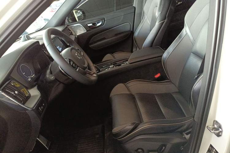 Used Volvo XC60 New Energy 2020 T8 eDrive Hybrid – Smart & Sporty Edition
