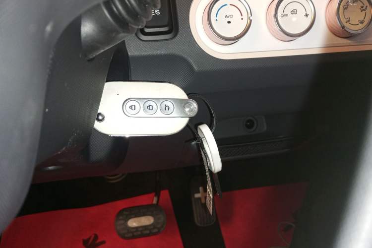 Used Wuling Hongguang MINIEV 2022 Macaron Fashion Model Lithium Iron Phosphate
