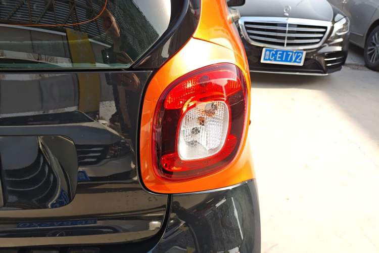 Used  fortwo 2015 1.0L 52 kW Hardtop Passion Edition