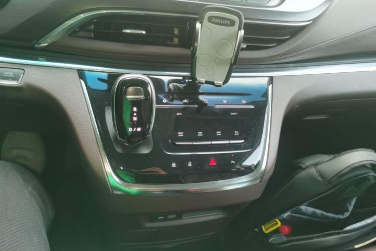 Used Buick GL8 2021 Land Cruiser Executive Class 652T Luxury Model
