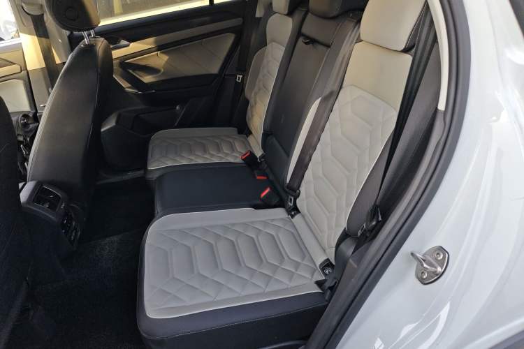 Used Volkswagen Tayron 2023 300TSI Two-Wheel-Drive Luxury Plus Advanced Edition