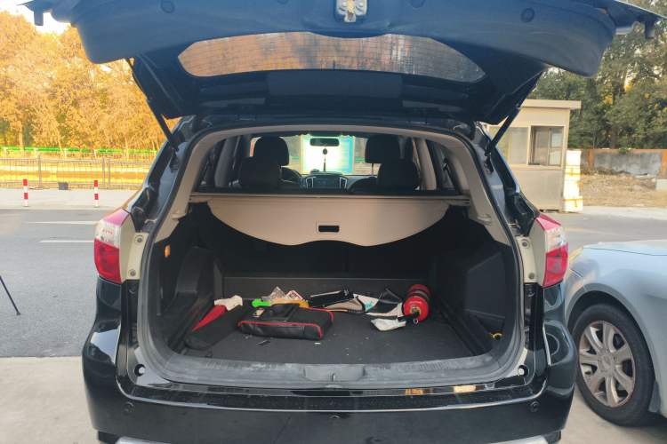 Used Venucia T70 2015 2.0L Manual RuiQu Version