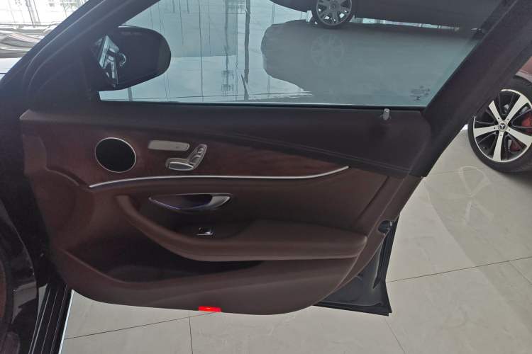 Used Mercedes-Benz E-Class 2022 Facelift E 260 L 4MATIC
