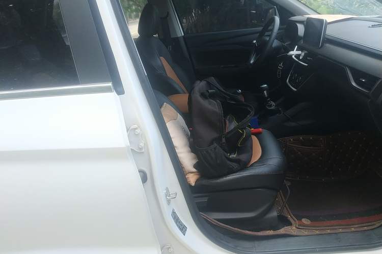 Used Wuling Hongguang S3 2018 1.5T Manual Comfort Model China V Standard
