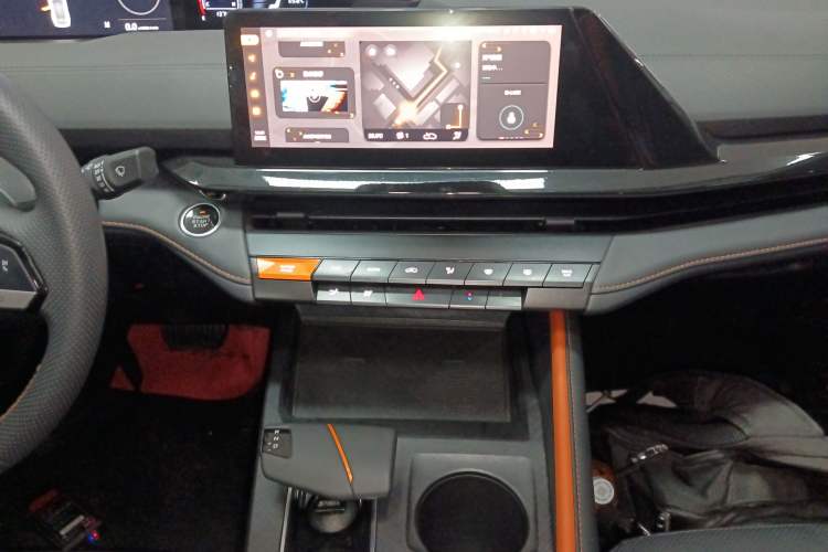 Used Changan UNI-V 2022 1.5T Prestige Version
