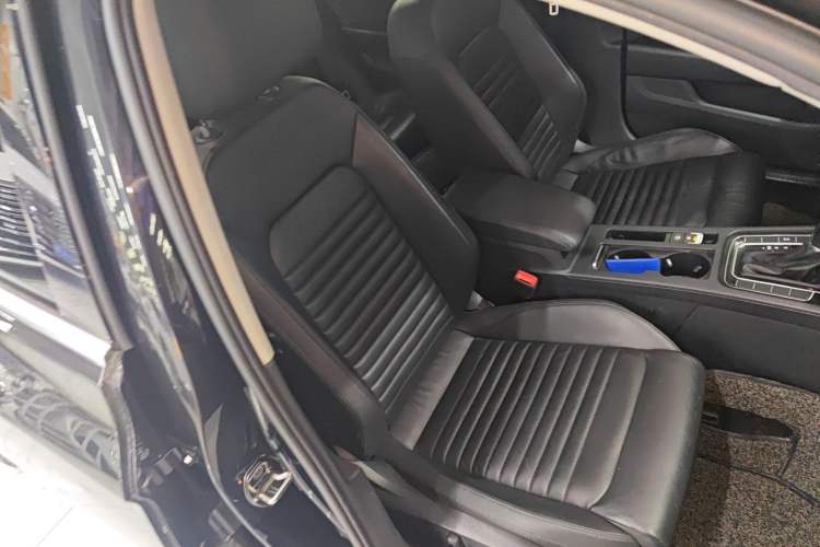 Used Volkswagen Magotan 2018 Facelift 330TSI DSG Luxury Model
