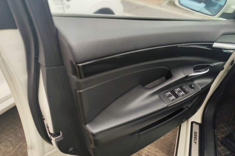 Used Geely Auto Emgrand GT 2015 2.4L Comfort Model
