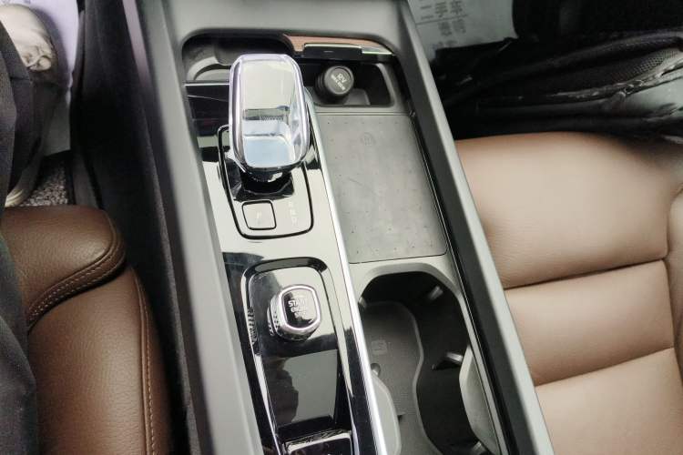 Used Volvo XC60 2023 B5 4x4 Smart Luxury Edition
